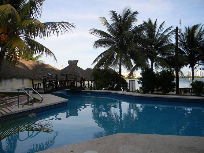 Piscina Hotel Faranda Imperial Laguna Cancún
